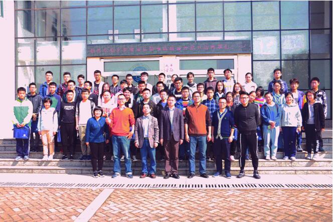 QQ截图物理楼门口.jpg QQ截图物理楼门口.jpg