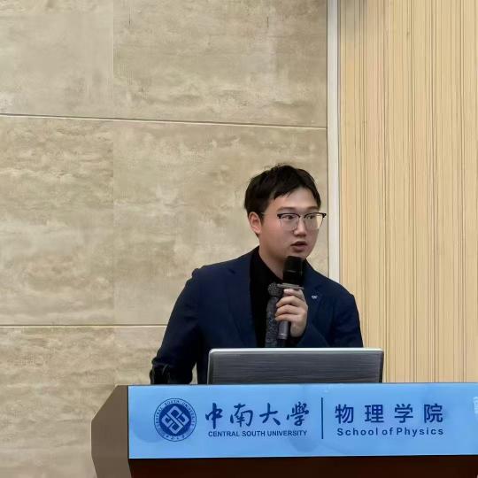 365英国上市公司在线顺利举办2024-2025学年评优答辩...