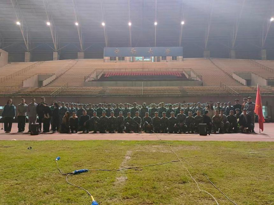 英国官方365上市2025级新生军训合唱比赛圆满结...
